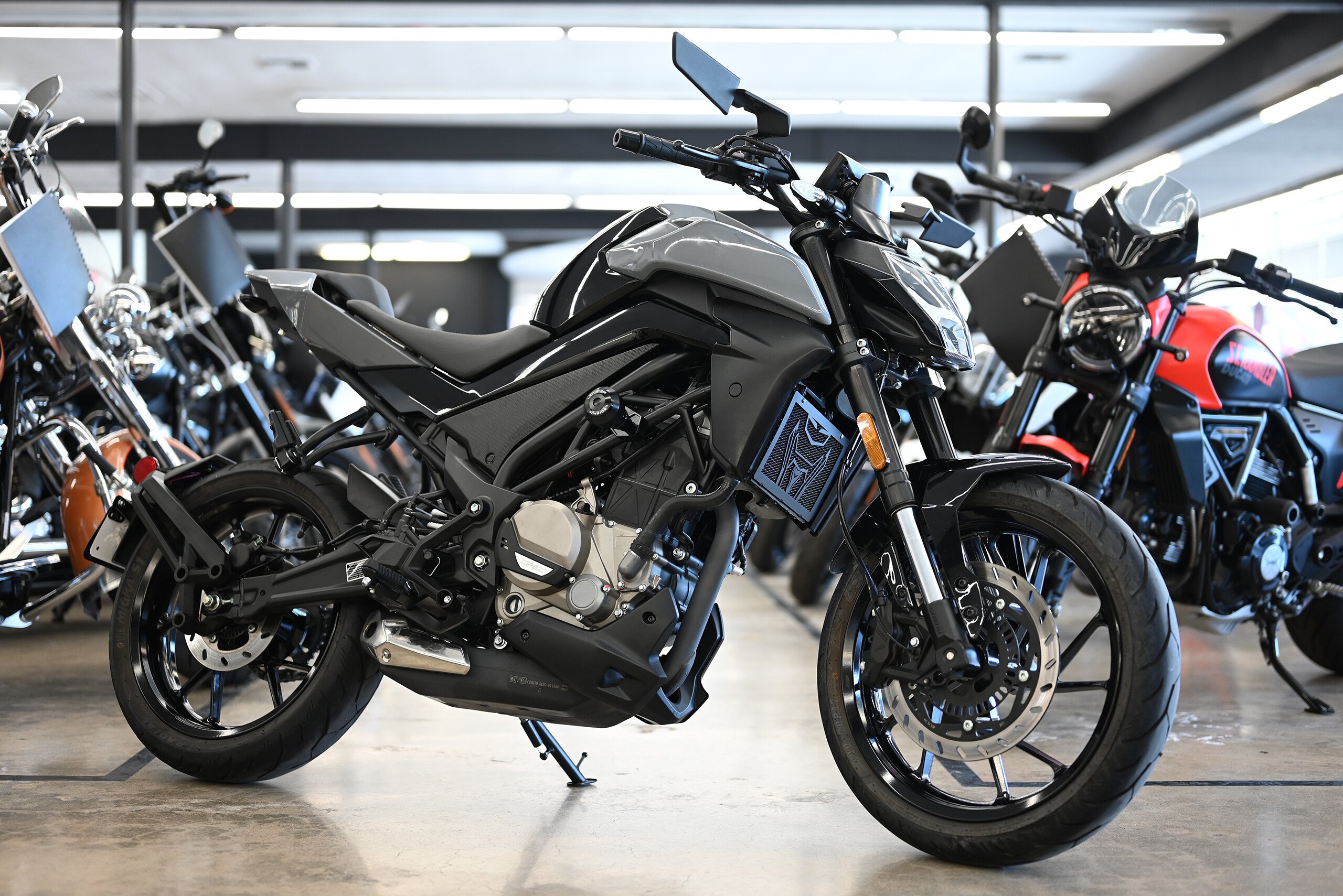 2023 CFMoto 300NK