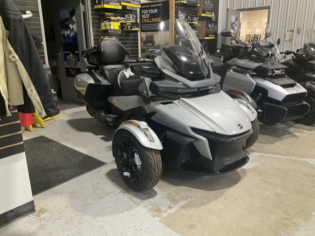 New 2023 Can-Am Spyder RT