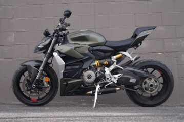 2023 Ducati Streetfighter V2