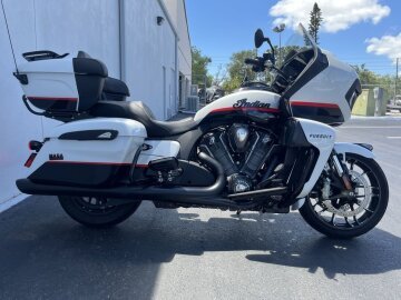 2023 Indian Pursuit Dark Horse w/ Premium Package