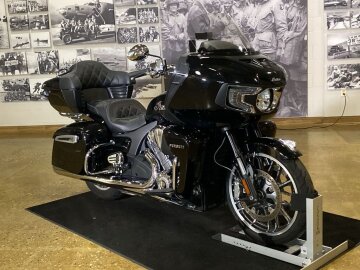 2023 Indian Pursuit Limited w/Premium Package
