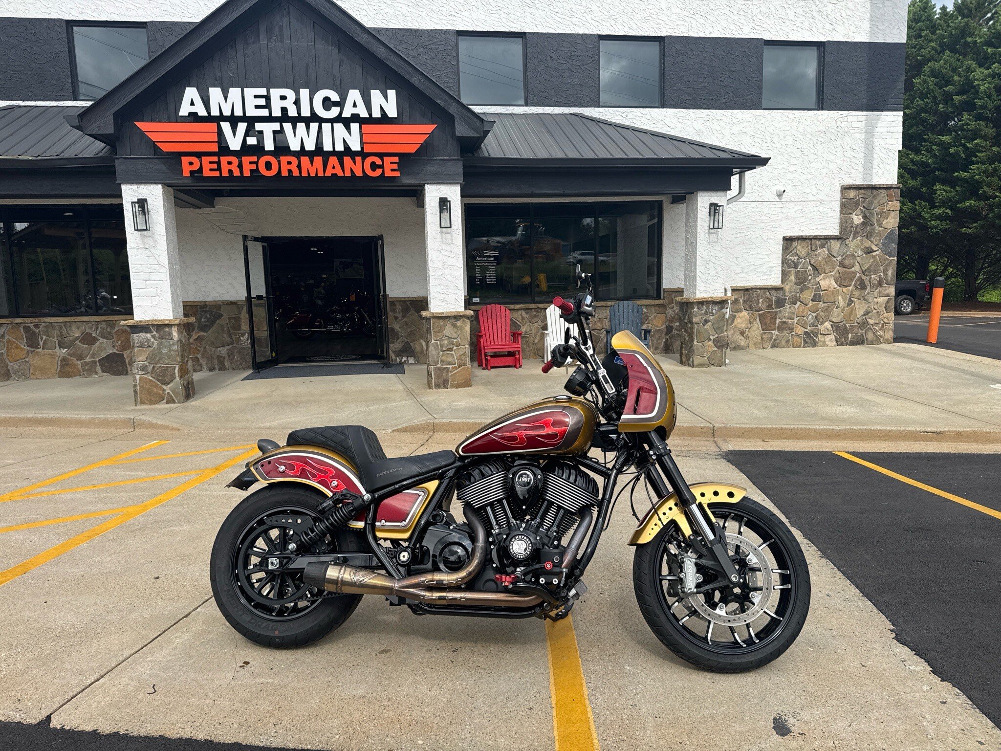 2023 Indian Sport Chief Dark Horse w/ABS