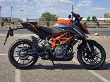2023 KTM 390