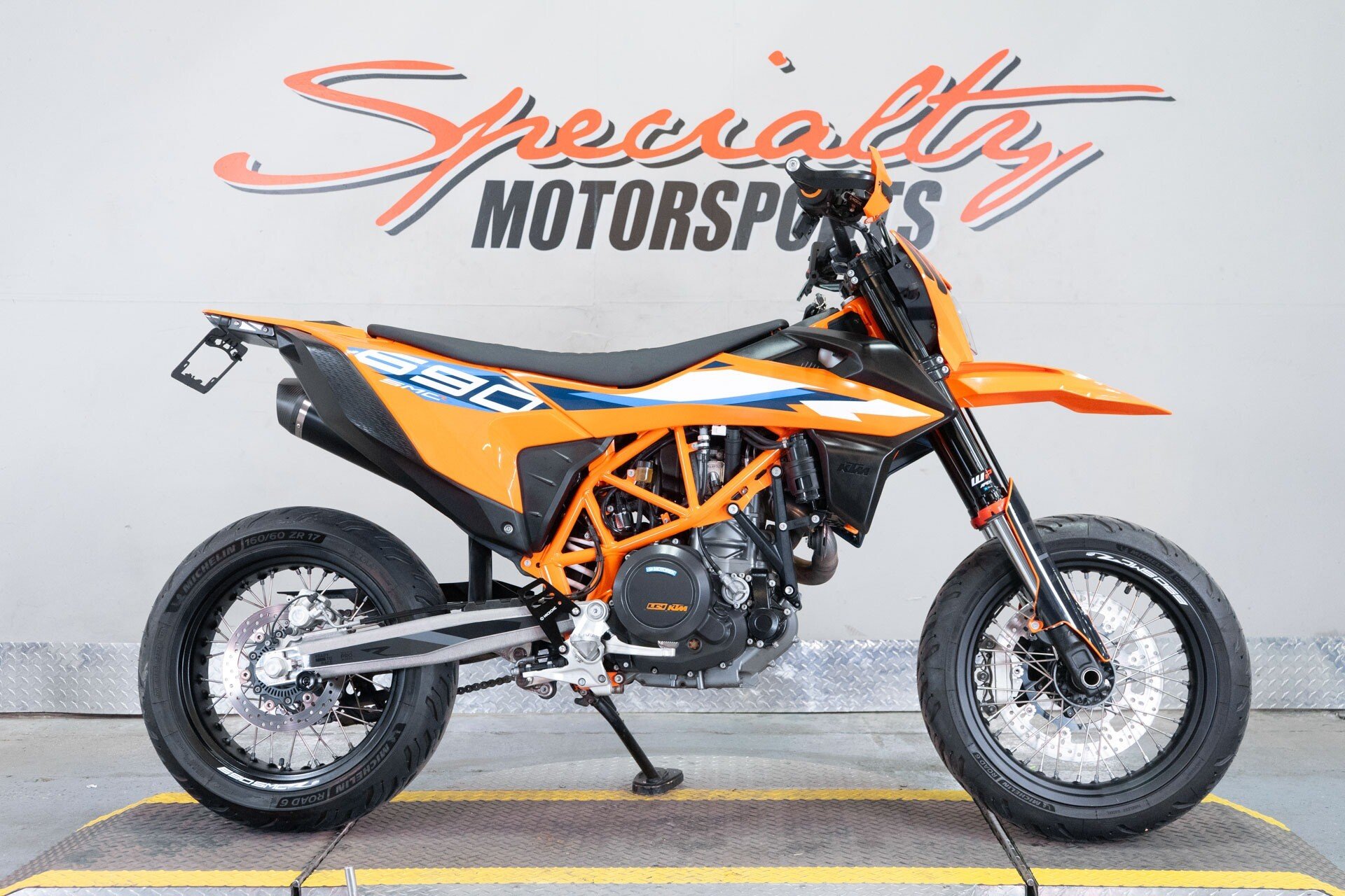 2023 KTM 690 SMC R