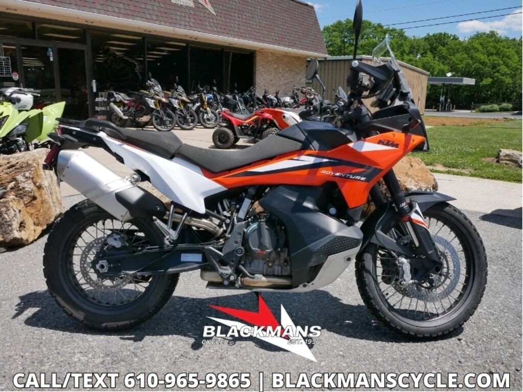 2023 KTM 890