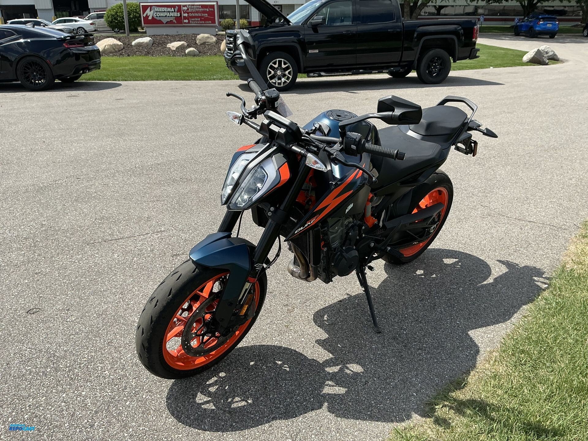 2023 KTM 890 Duke