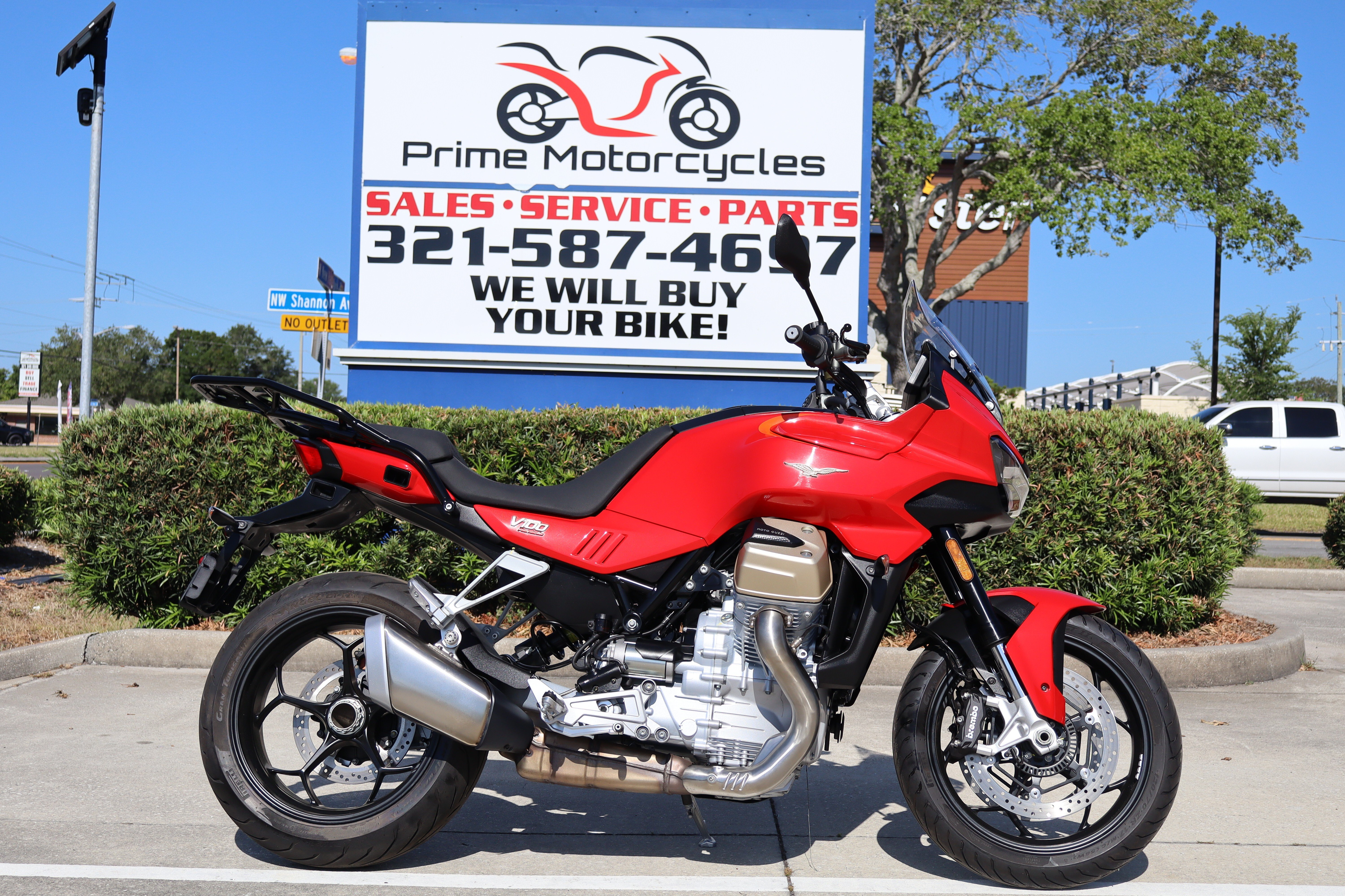 New 2023 Moto Guzzi V100