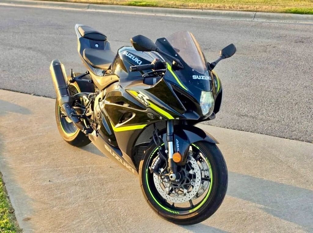 2023 Suzuki GSX-R1000
