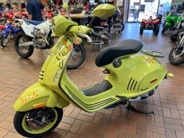 New 2023 Vespa 946