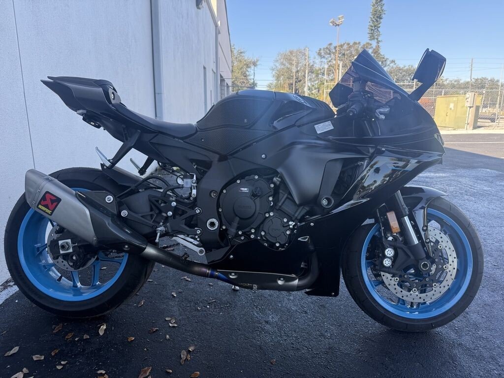 2023 Yamaha YZF-R1