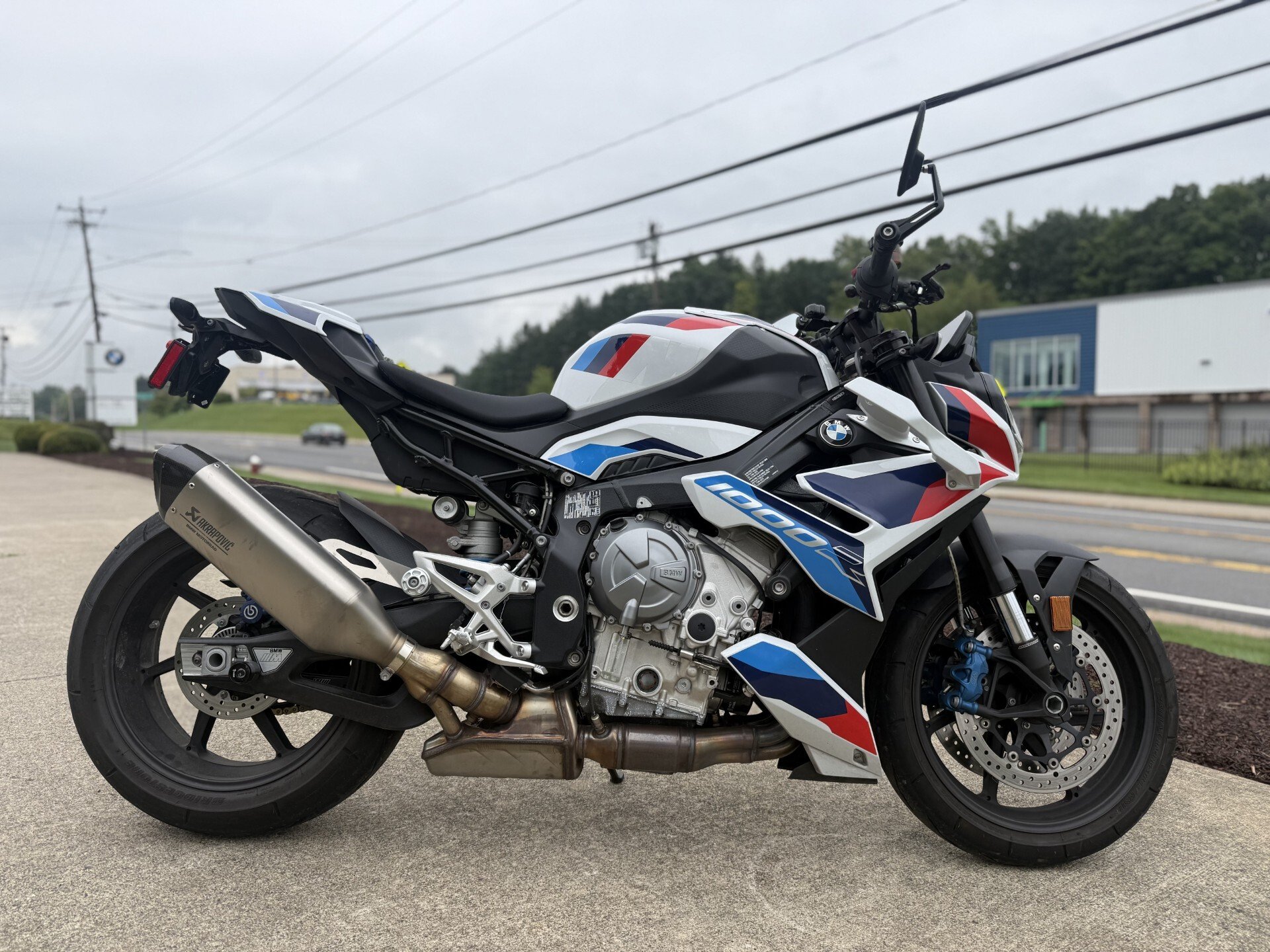 2024 BMW M1000R