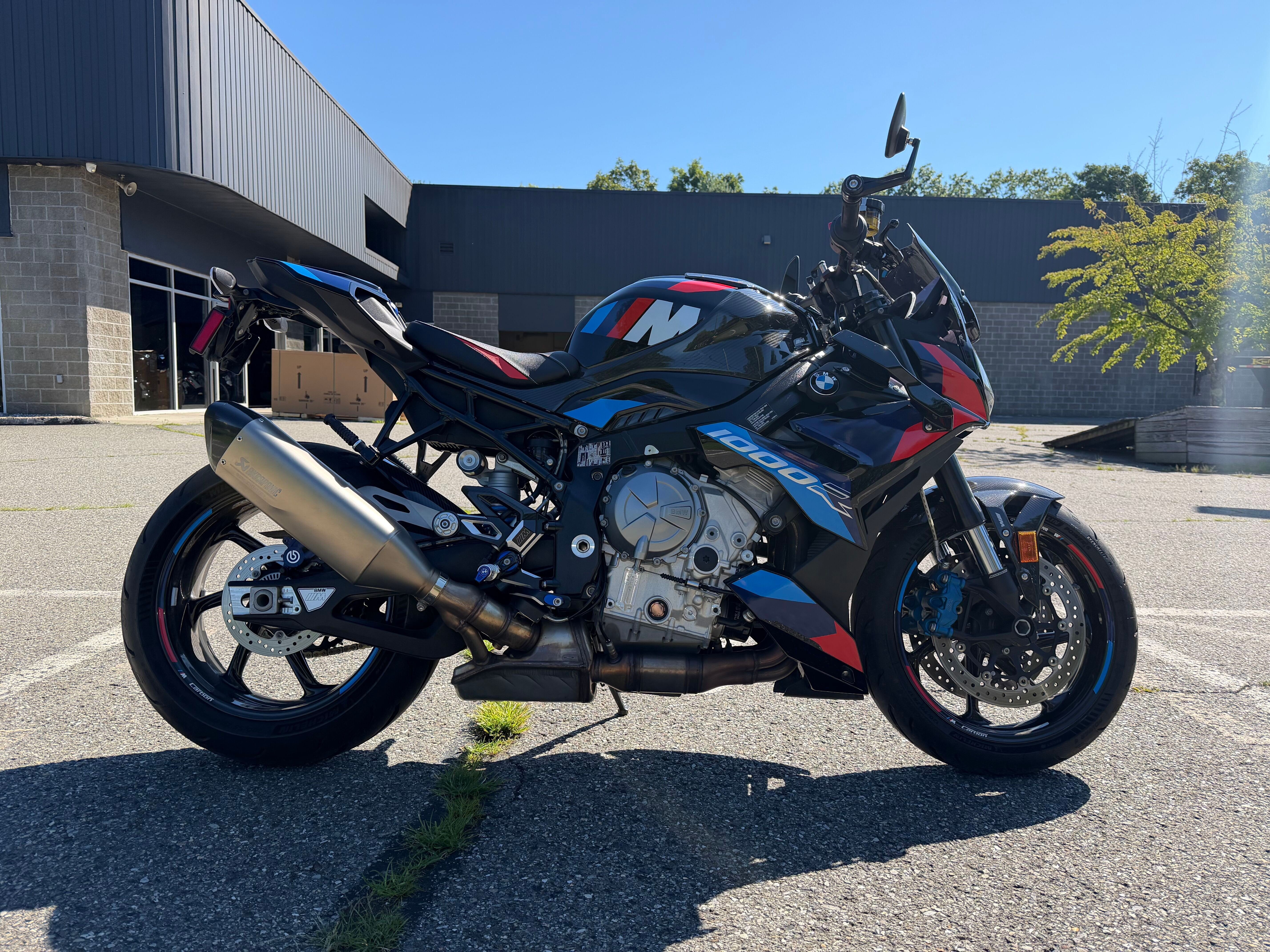 2024 BMW M1000R