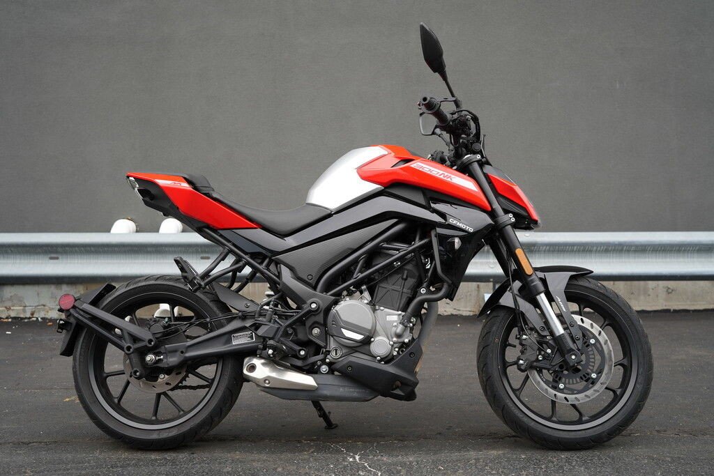 2024 CFMoto 300NK