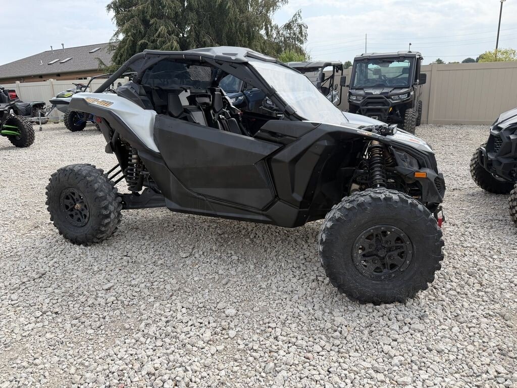 2024 Can-Am Maverick 900
