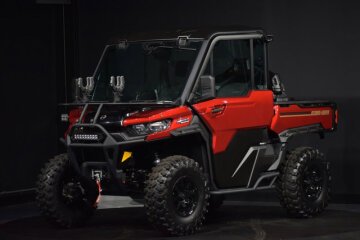 2024 Can-Am Defender Limited HD10