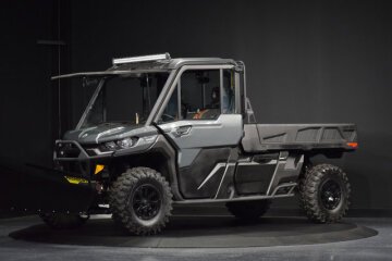 2024 Can-Am Defender Limited HD 10