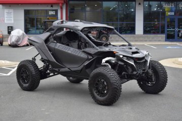 New 2024 Can-Am Maverick 1000R