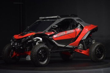 New 2024 Can-Am Maverick 1000R