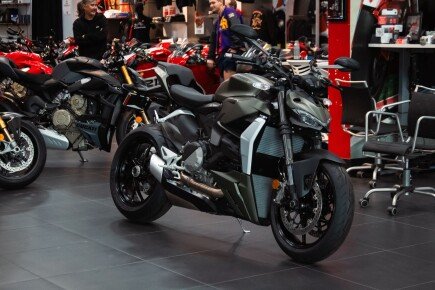Photo 1 for New 2024 Ducati Streetfighter V2