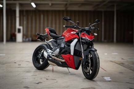 Photo 1 for New 2024 Ducati Streetfighter V2