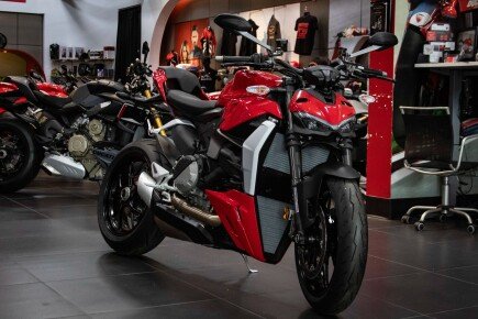 Photo 1 for New 2024 Ducati Streetfighter V2