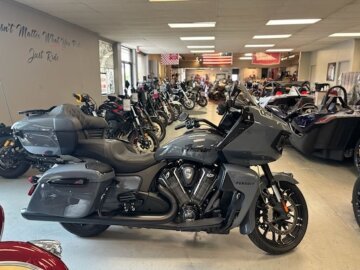 2024 Indian Pursuit Dark Horse w/ PowerBand Audio Package