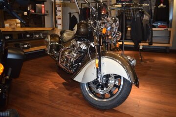 New 2024 Indian Springfield Premium w/ ABS