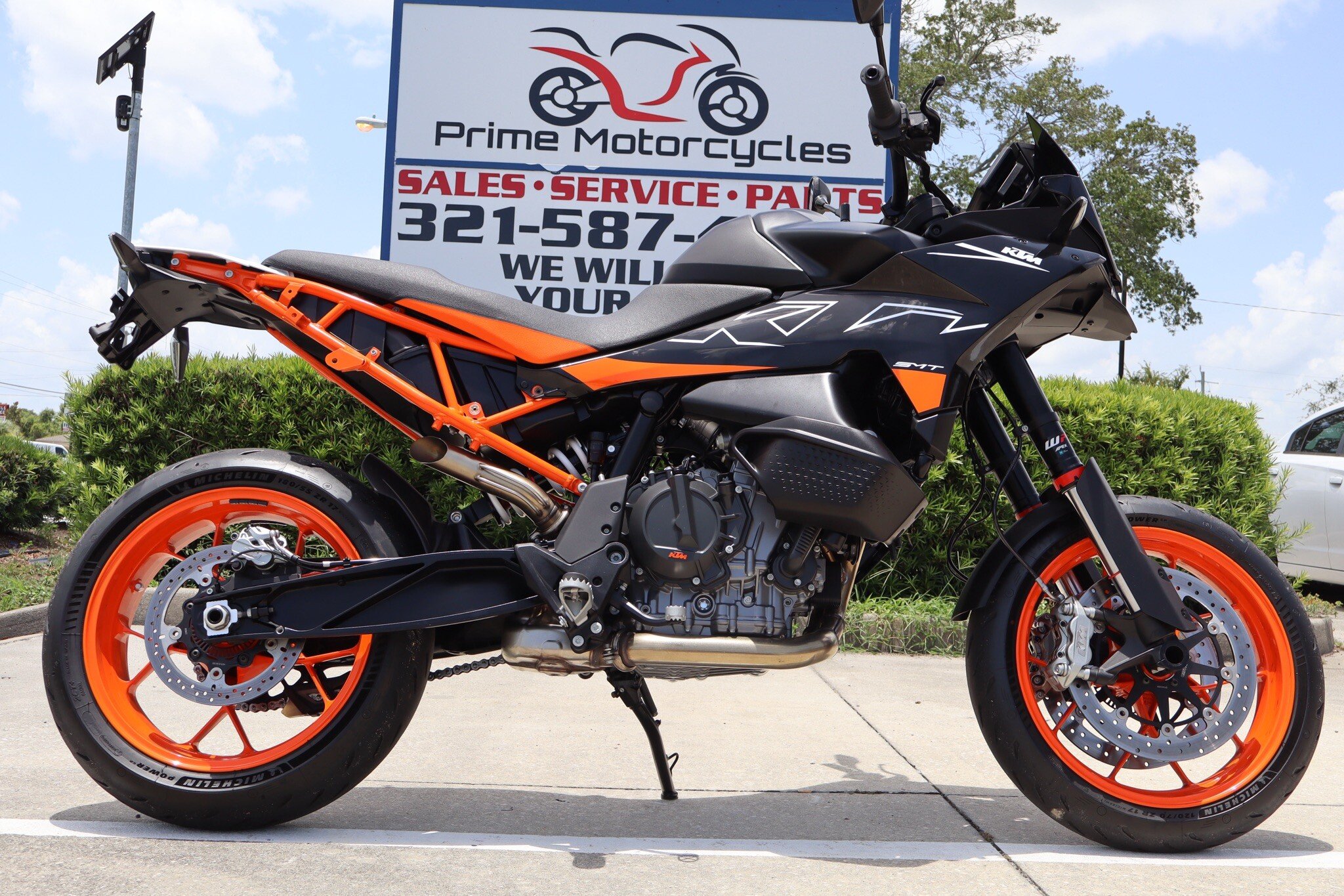 2024 KTM 890