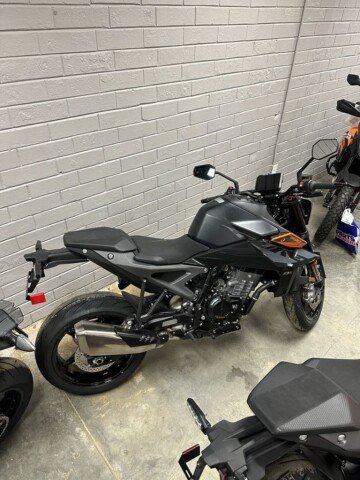 New 2024 KTM 990 Duke