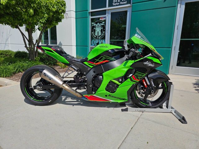 ちーちー 2017 Kawasaki Ninja ZX-10R KRT Edition Specifications, Photos, and