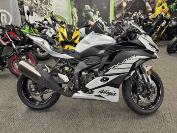 New 2024 Kawasaki Ninja ZX-4RR