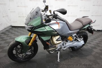 2024 Moto Guzzi V100 Mandello S