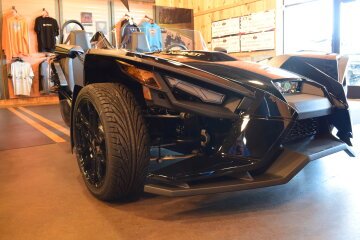 New 2024 Polaris Slingshot S w/ Technology Package 1