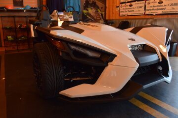 New 2024 Polaris Slingshot S w/ Technology Package 1