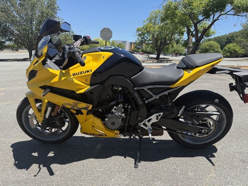 2024 Suzuki GSX-8R