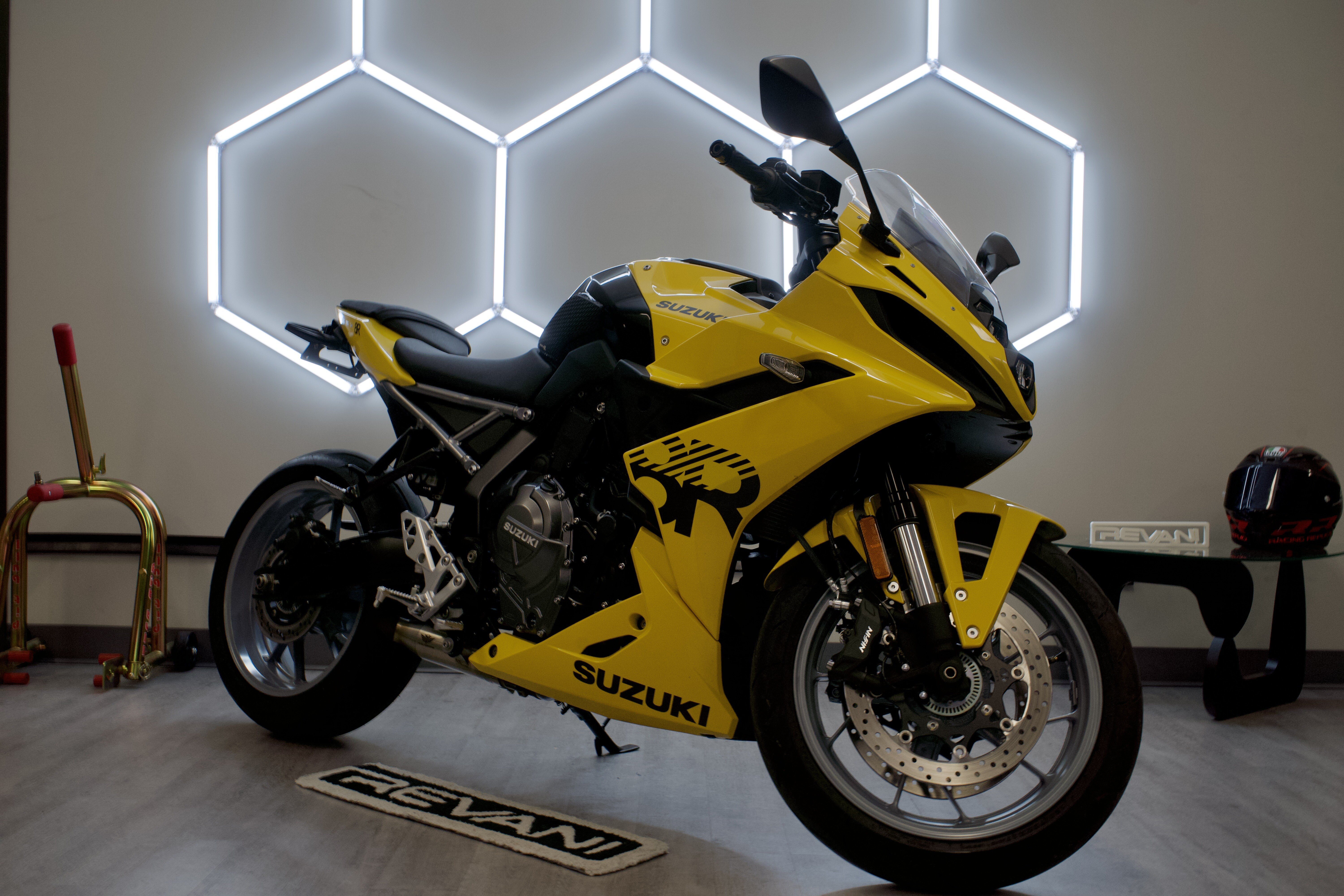 2024 Suzuki GSX-8R