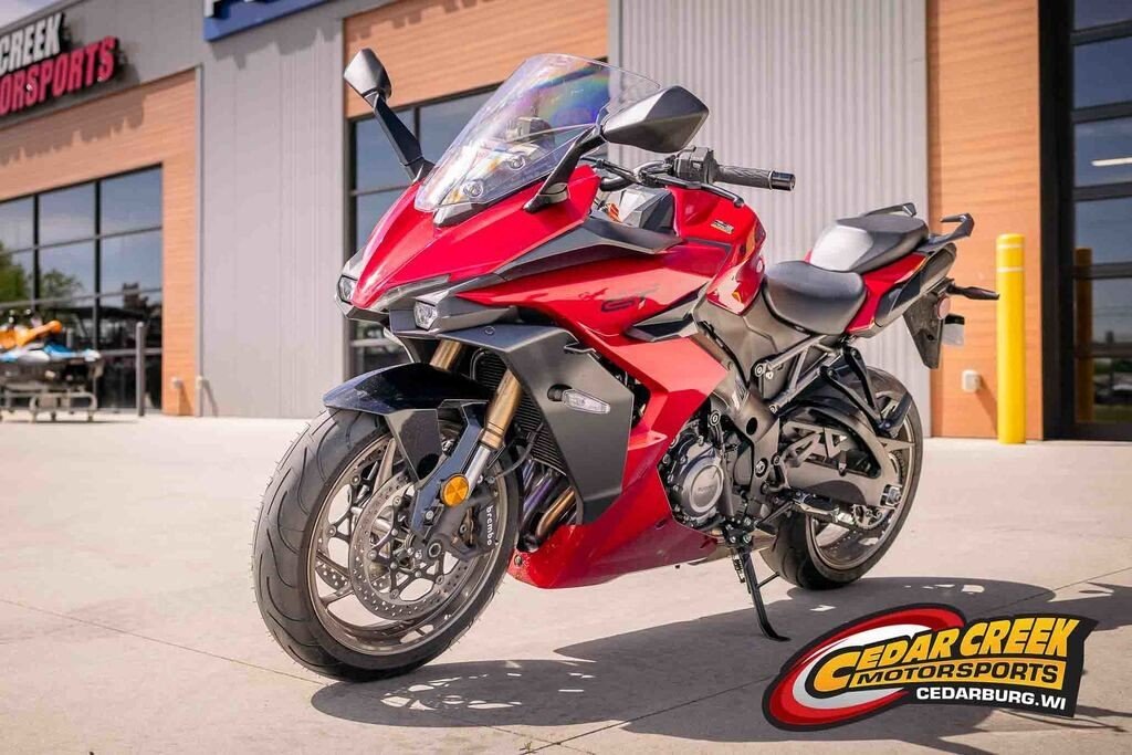 2024 Suzuki GSX-S1000GT