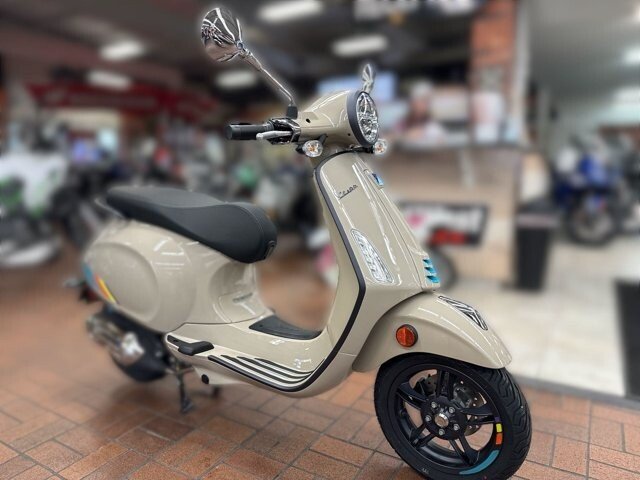 New 2024 Vespa Primavera 50