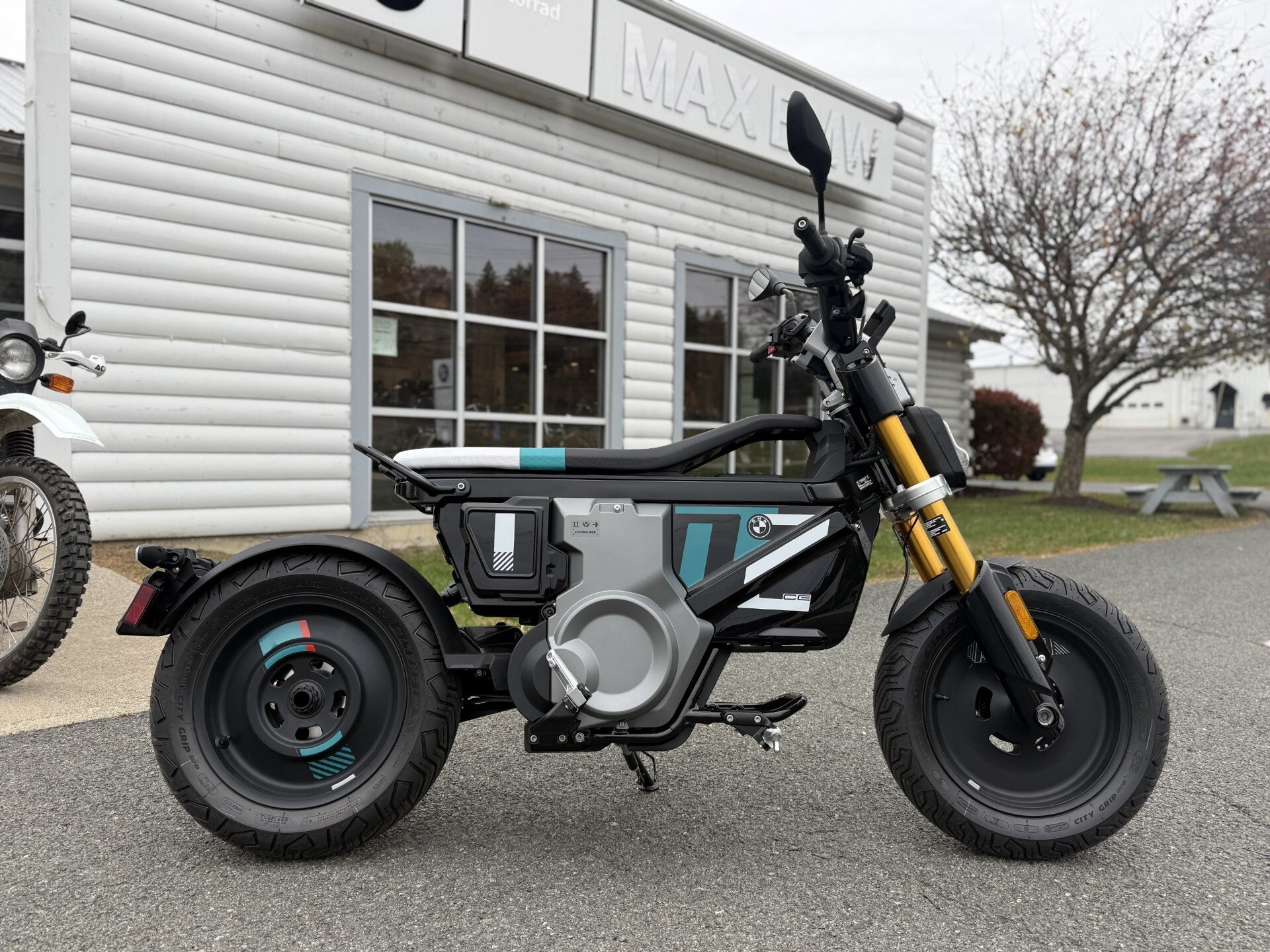 New 2025 BMW CE 02