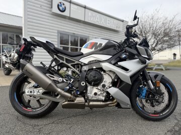 New 2025 BMW M1000R