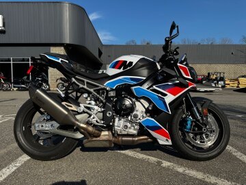 2025 BMW M1000R