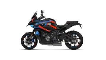 New 2025 BMW M1000XR