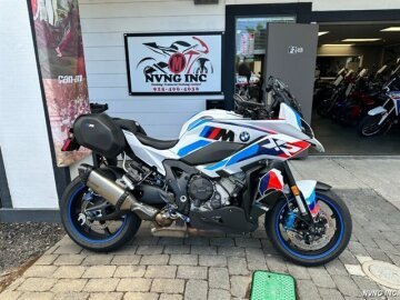 2025 BMW M1000XR