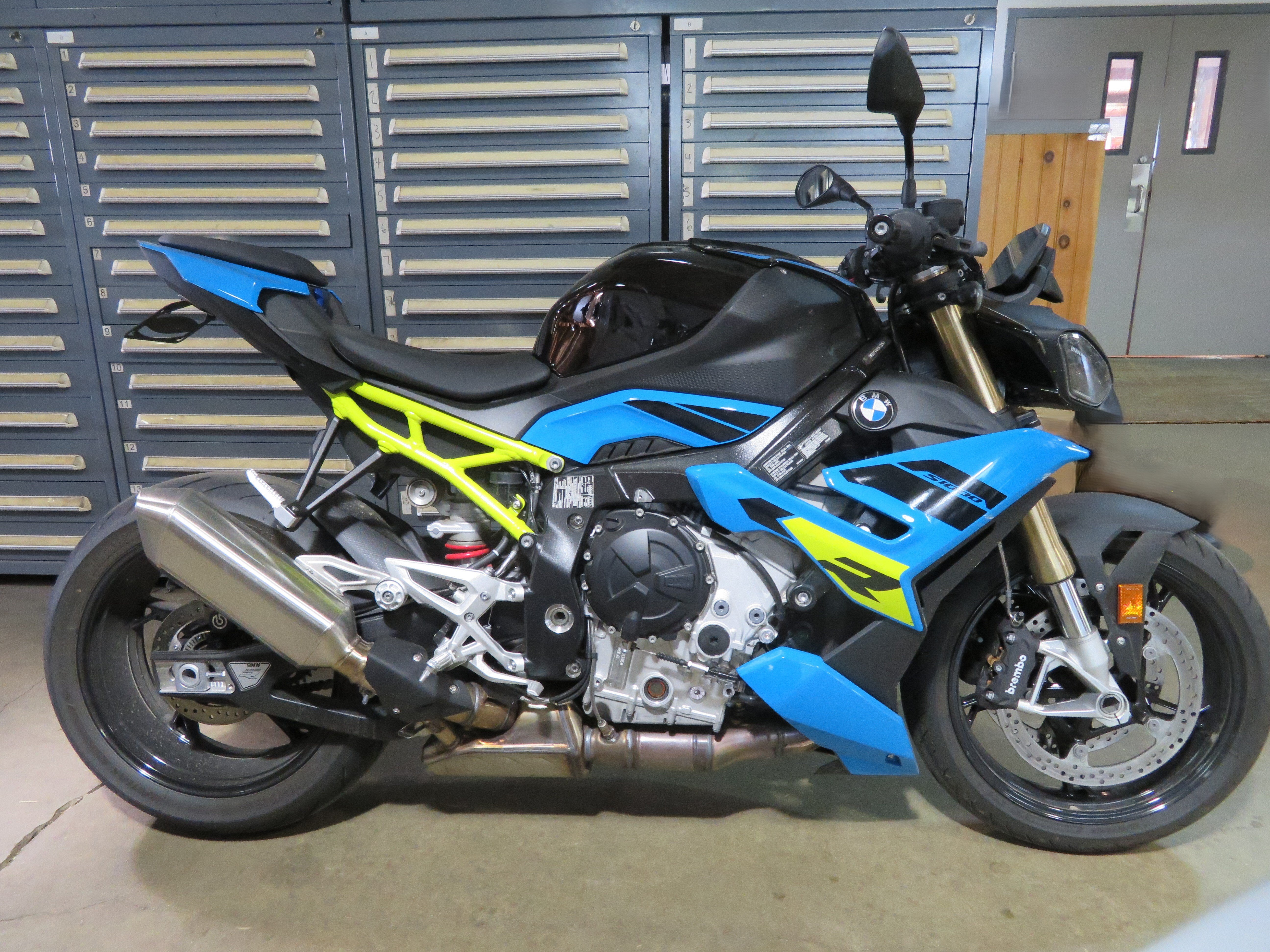 2025 BMW S1000R