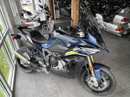 Photo 1 for New 2025 BMW S1000XR