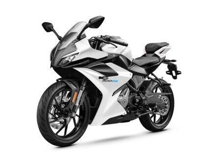 Photo 1 for New 2025 CFMoto 300SS