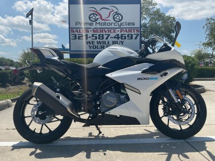 Photo 1 for New 2025 CFMoto 300SS