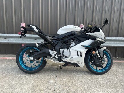 Photo 1 for New 2025 CFMoto 675SS