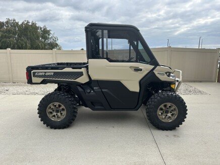 Photo 1 for New 2025 Can-Am Defender