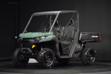 New 2025 Can-Am Defender DPS HD7